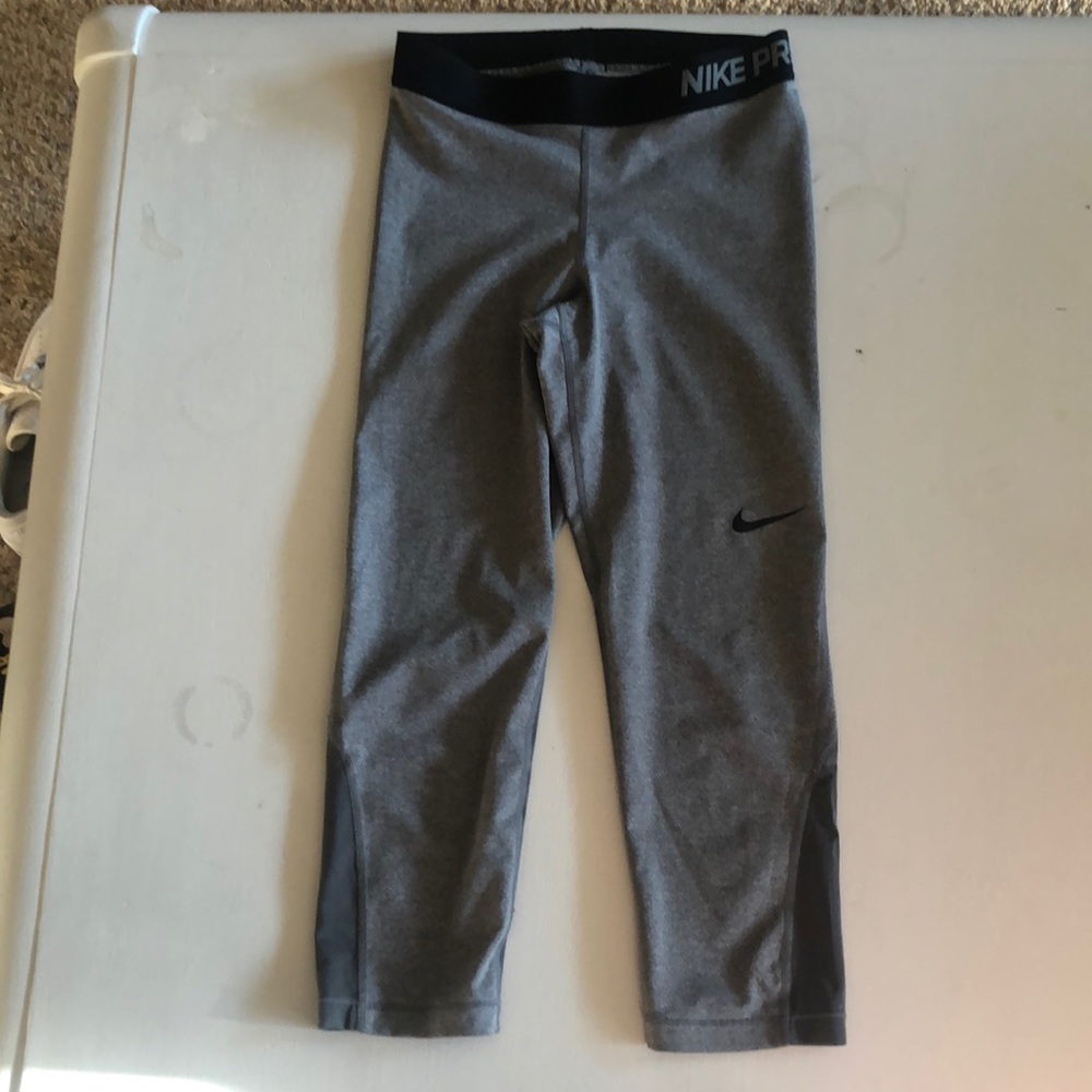 nike crop leggings